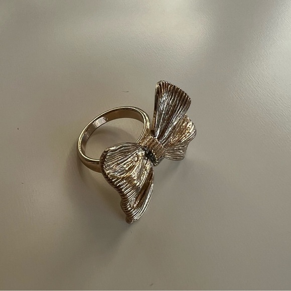 Gold Bow Shape Ring Size 8 3/4 - Picture 2 of 5